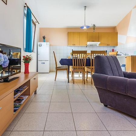2 Bedroom Awesome Apartment In 빈쿠란 외부 사진
