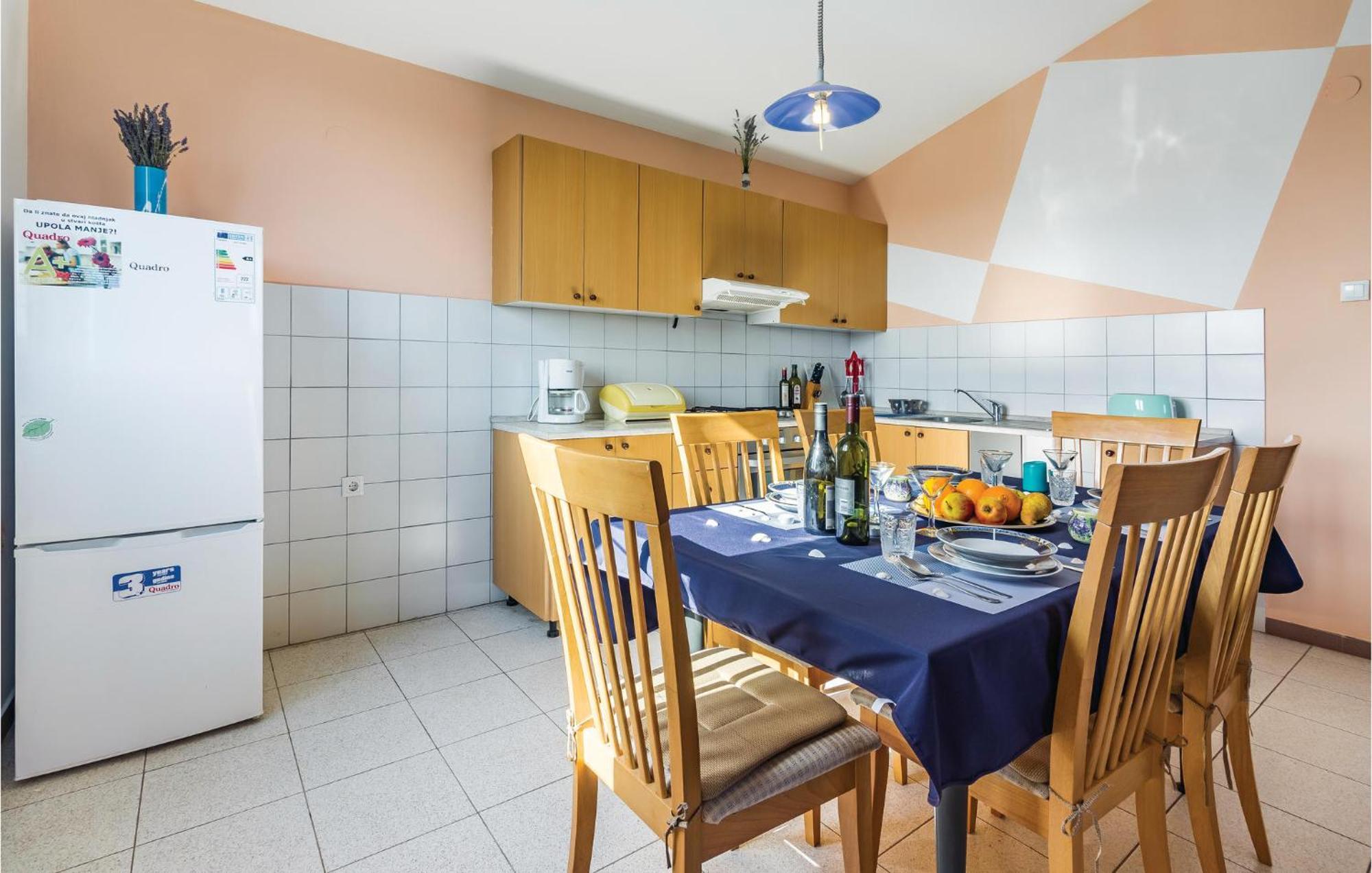2 Bedroom Awesome Apartment In 빈쿠란 외부 사진